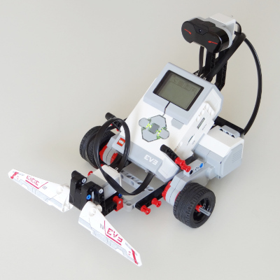 Pybricks starterbot with MINDSTORMS Robot EV3